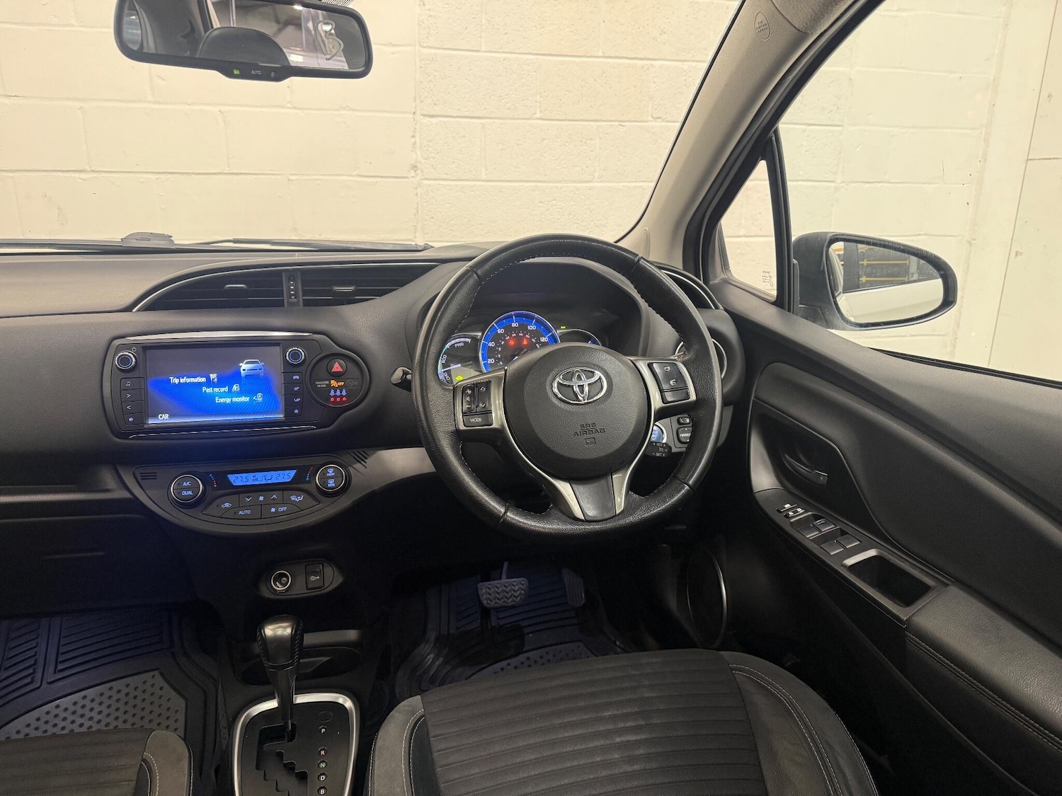 Used Toyota Yaris 2014 for sale - 76380998: Photo 33