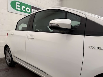Used Toyota Yaris 2015 for sale - 79605825: Photo