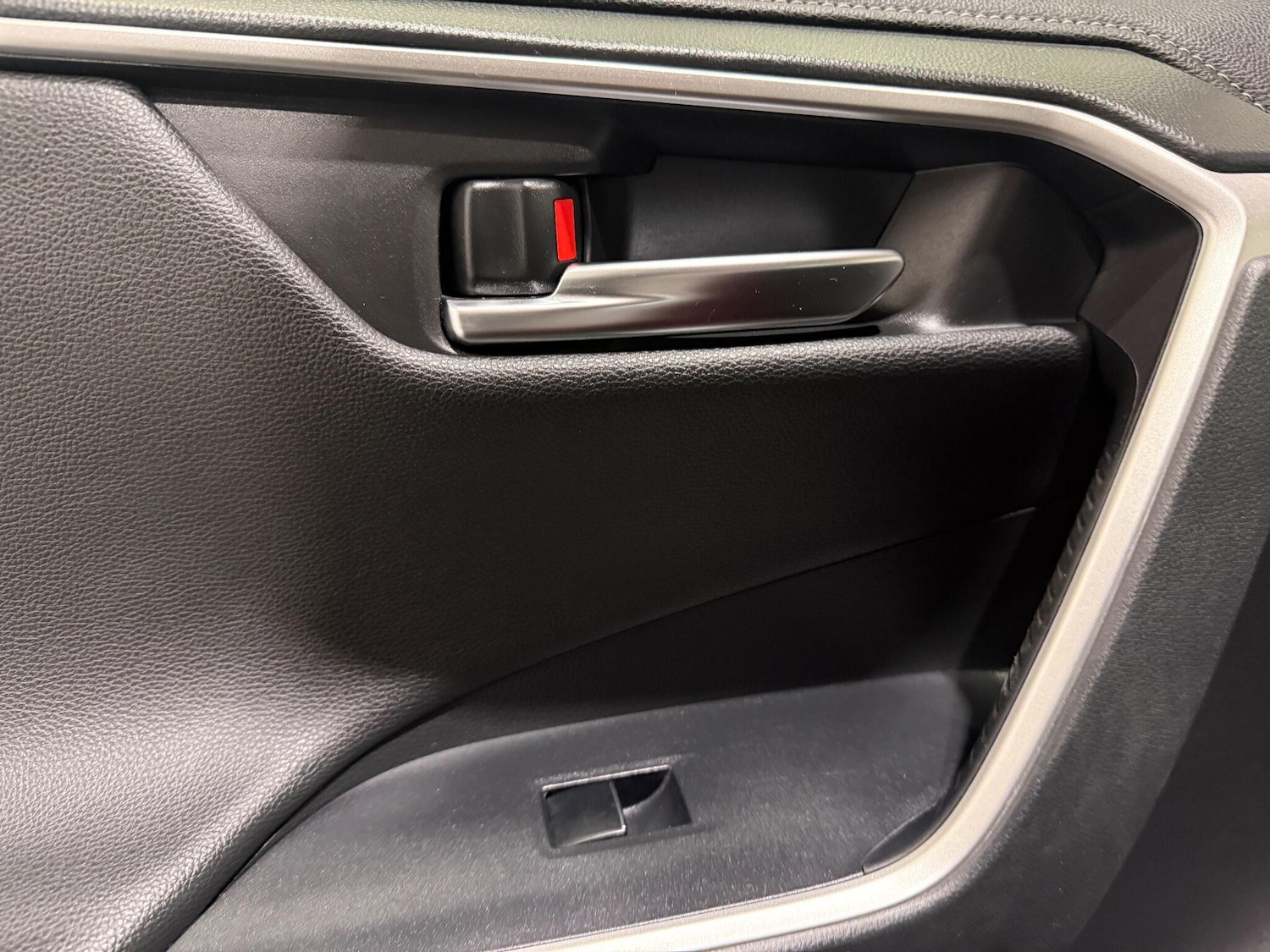 Used Toyota RAV4 for sale - 76528018: Photo 47