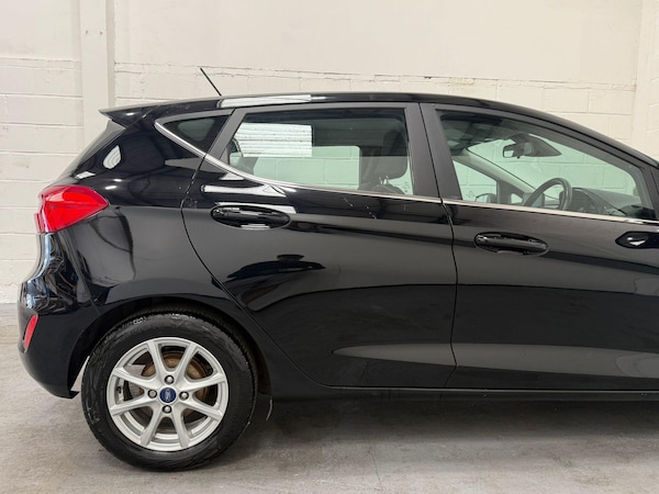 Used Ford Fiesta 2018 for sale - 75601031: Photo 18