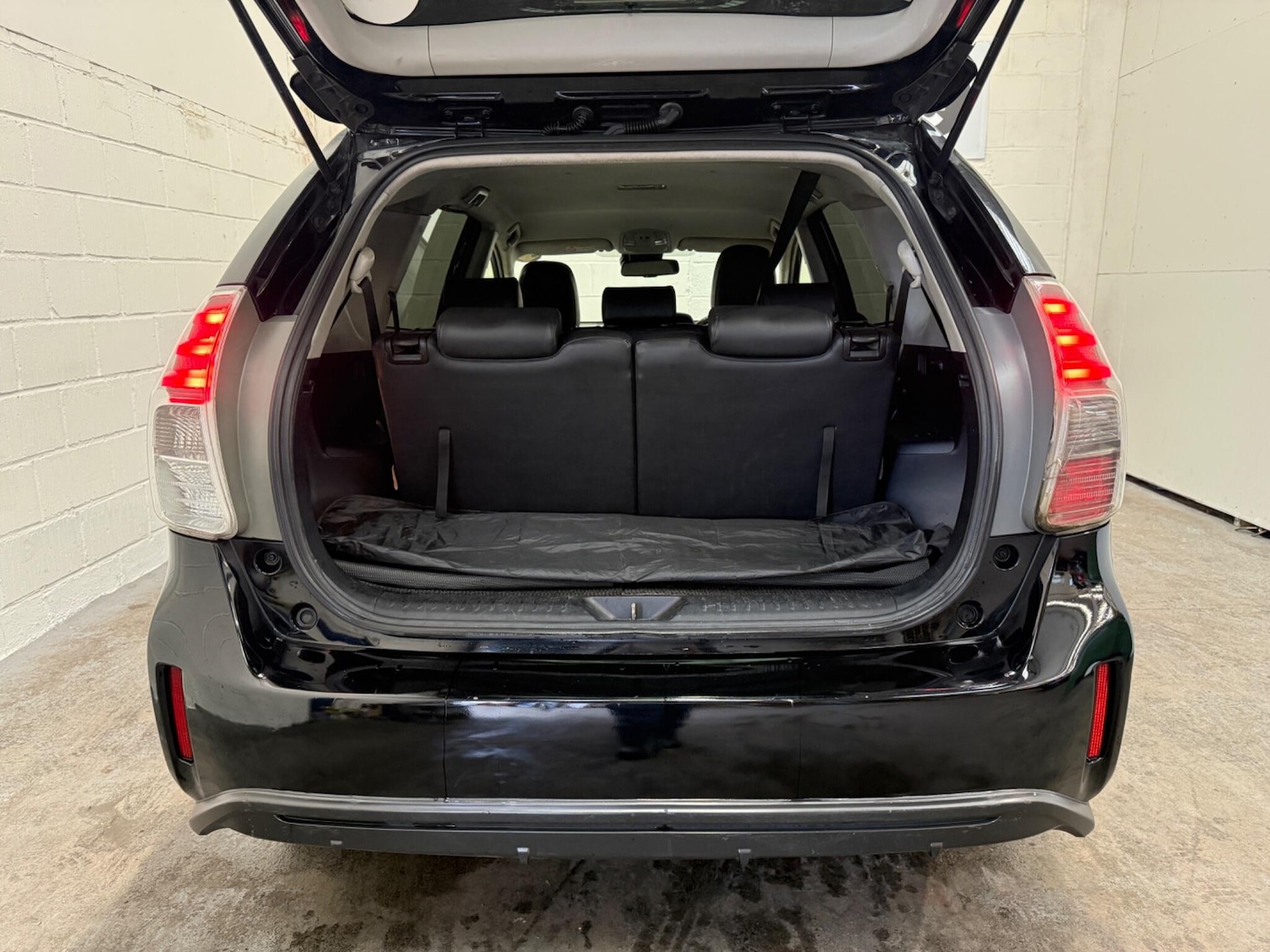 Used Toyota Prius+ 2018 for sale - 78020382: Photo 12