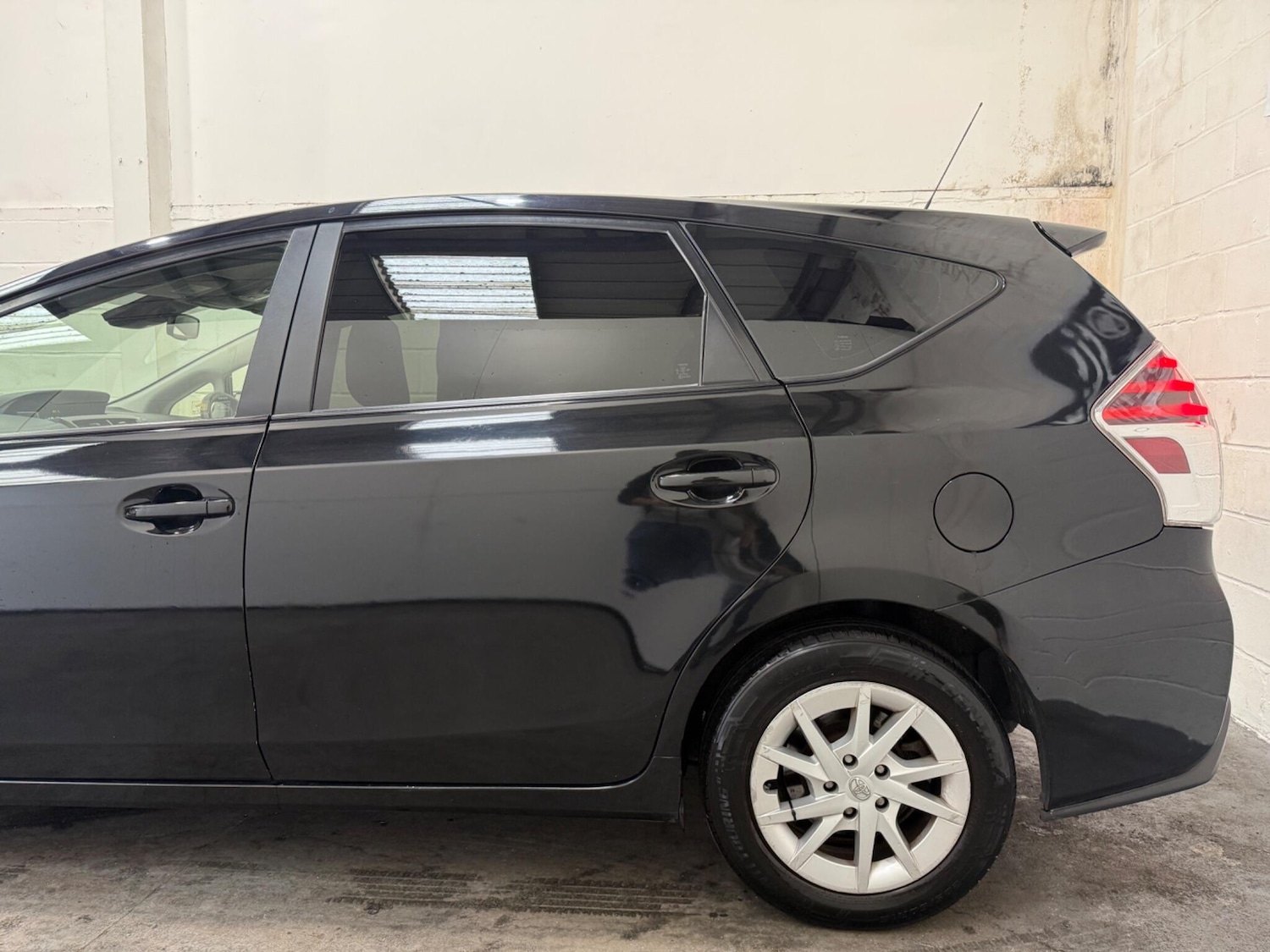 Used Toyota Prius+ 2018 for sale - 78020382: Photo 23
