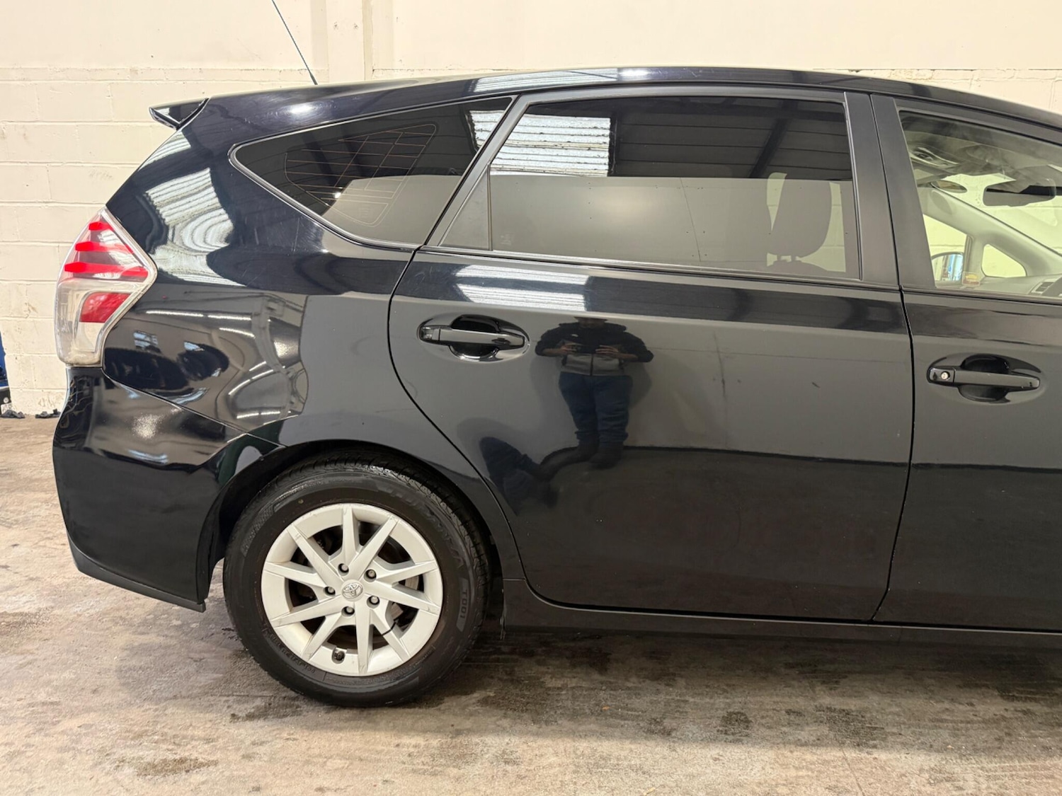 Used Toyota Prius+ 2018 for sale - 78020382: Photo 24