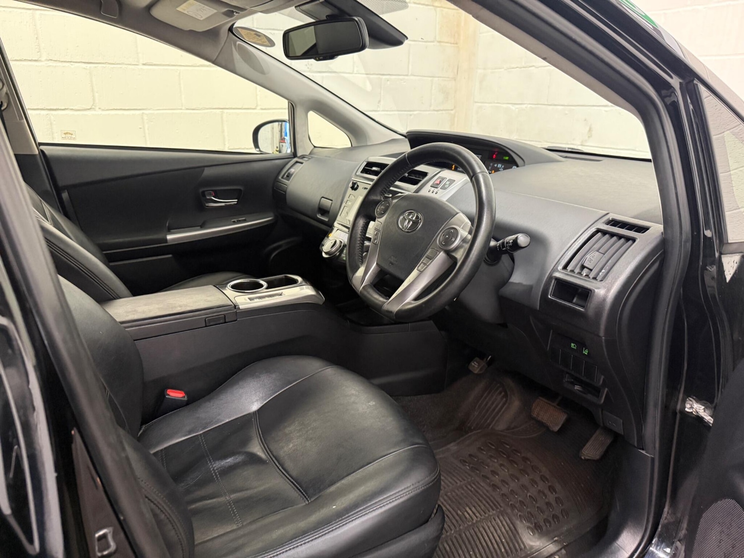 Used Toyota Prius+ 2018 for sale - 78020382: Photo 25