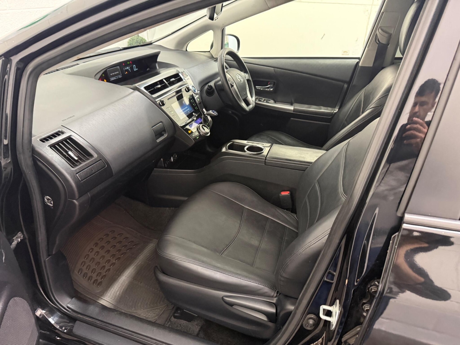 Used Toyota Prius+ 2018 for sale - 78020382: Photo 43