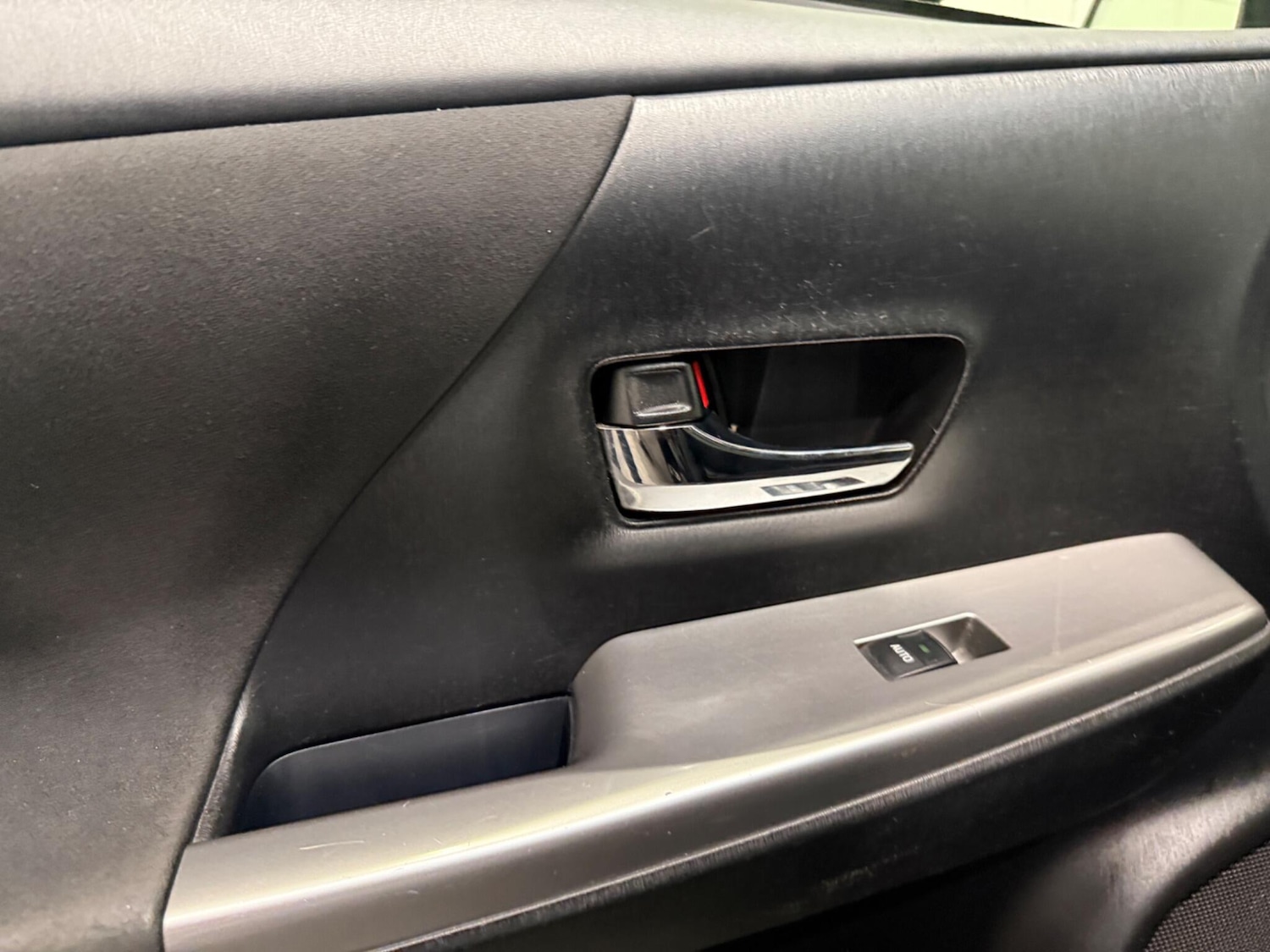 Used Toyota Prius+ 2018 for sale - 78020382: Photo 44