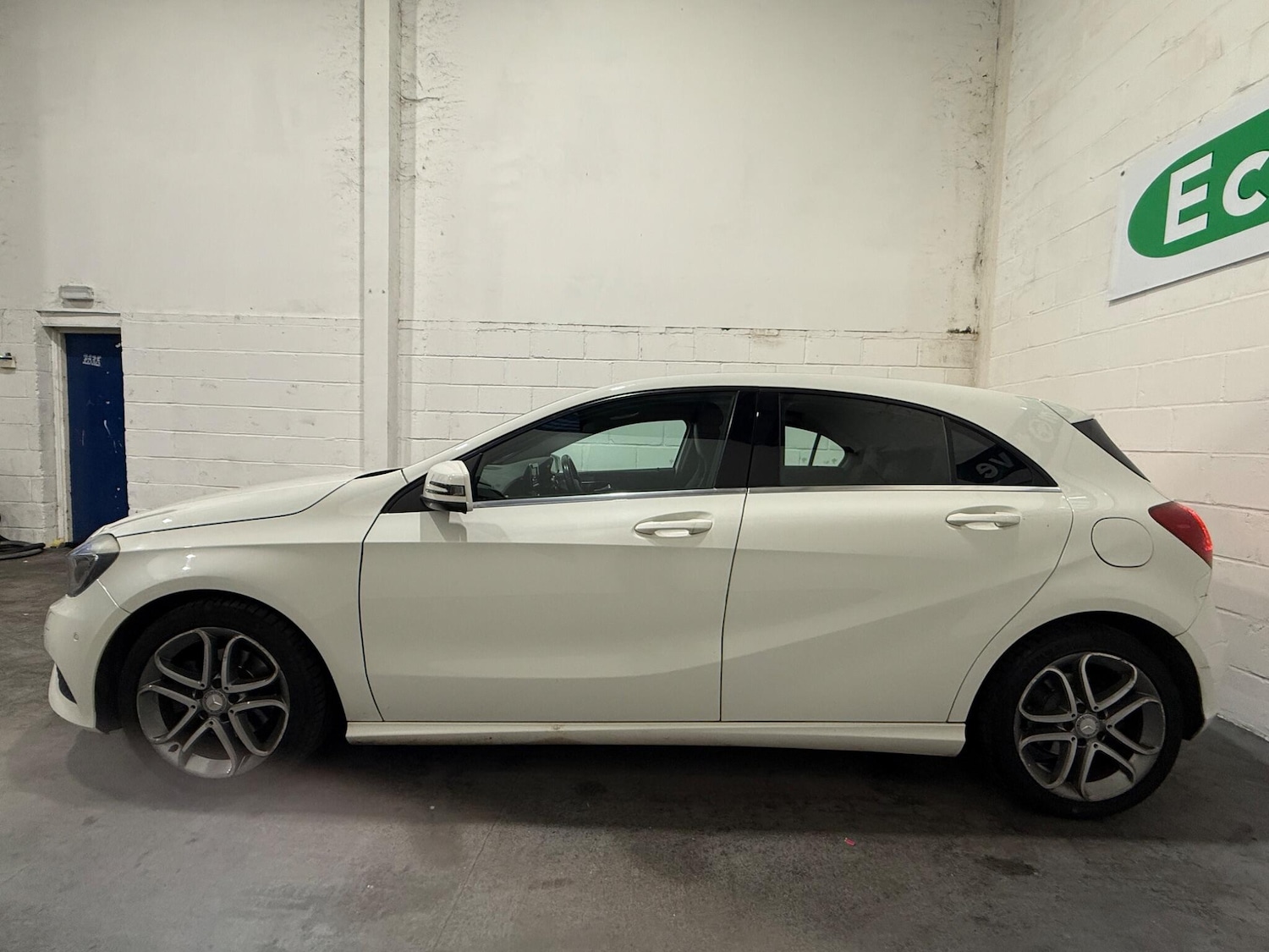 Used Mercedes-Benz A-Class 2014 for sale - 76759540: Photo 8