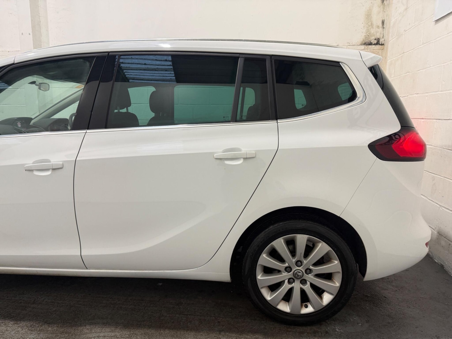 Used Vauxhall Zafira 2016 for sale - 77278885: Photo 33