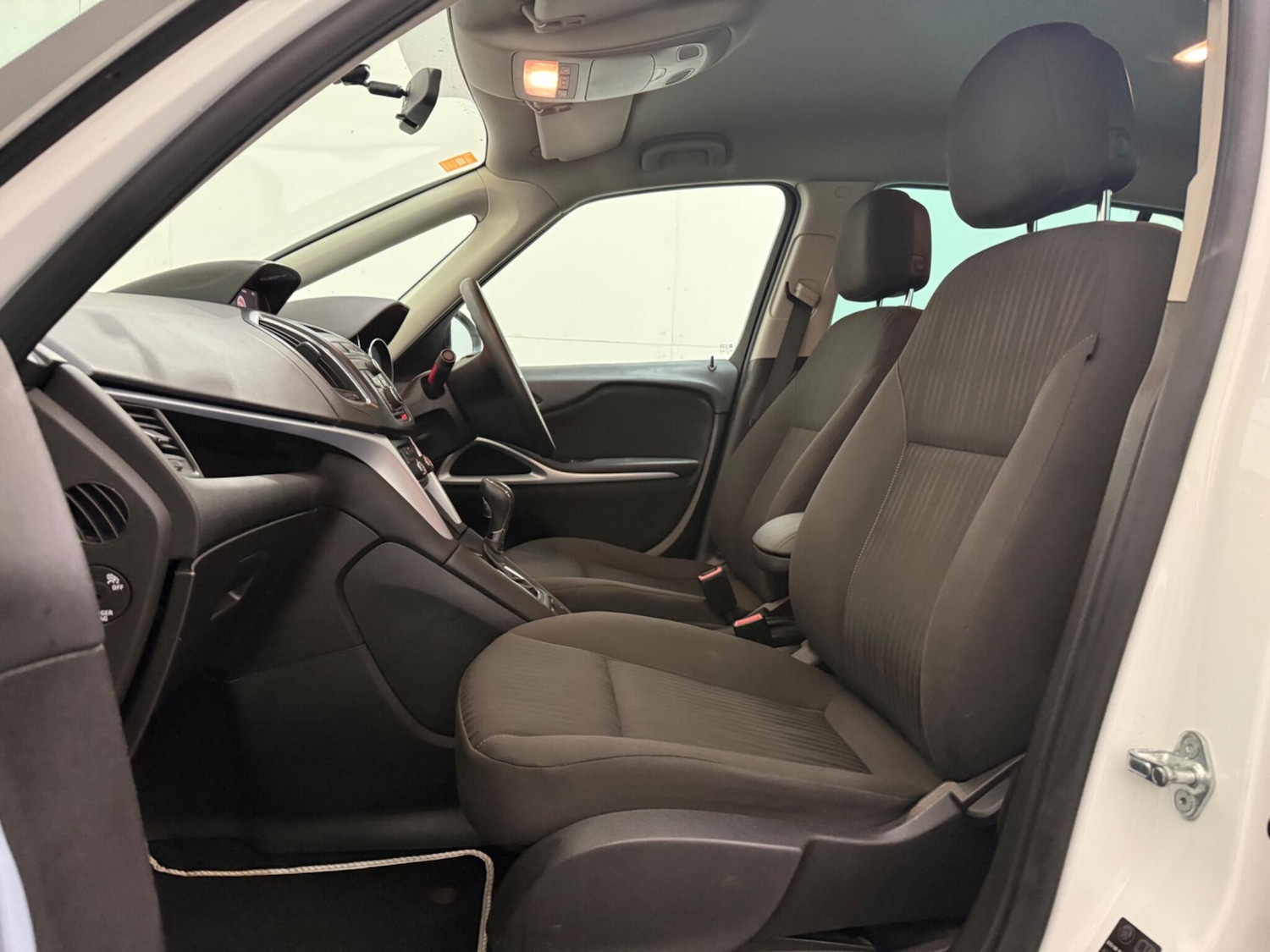 Used Vauxhall Zafira 2016 for sale - 77278885: Photo 37