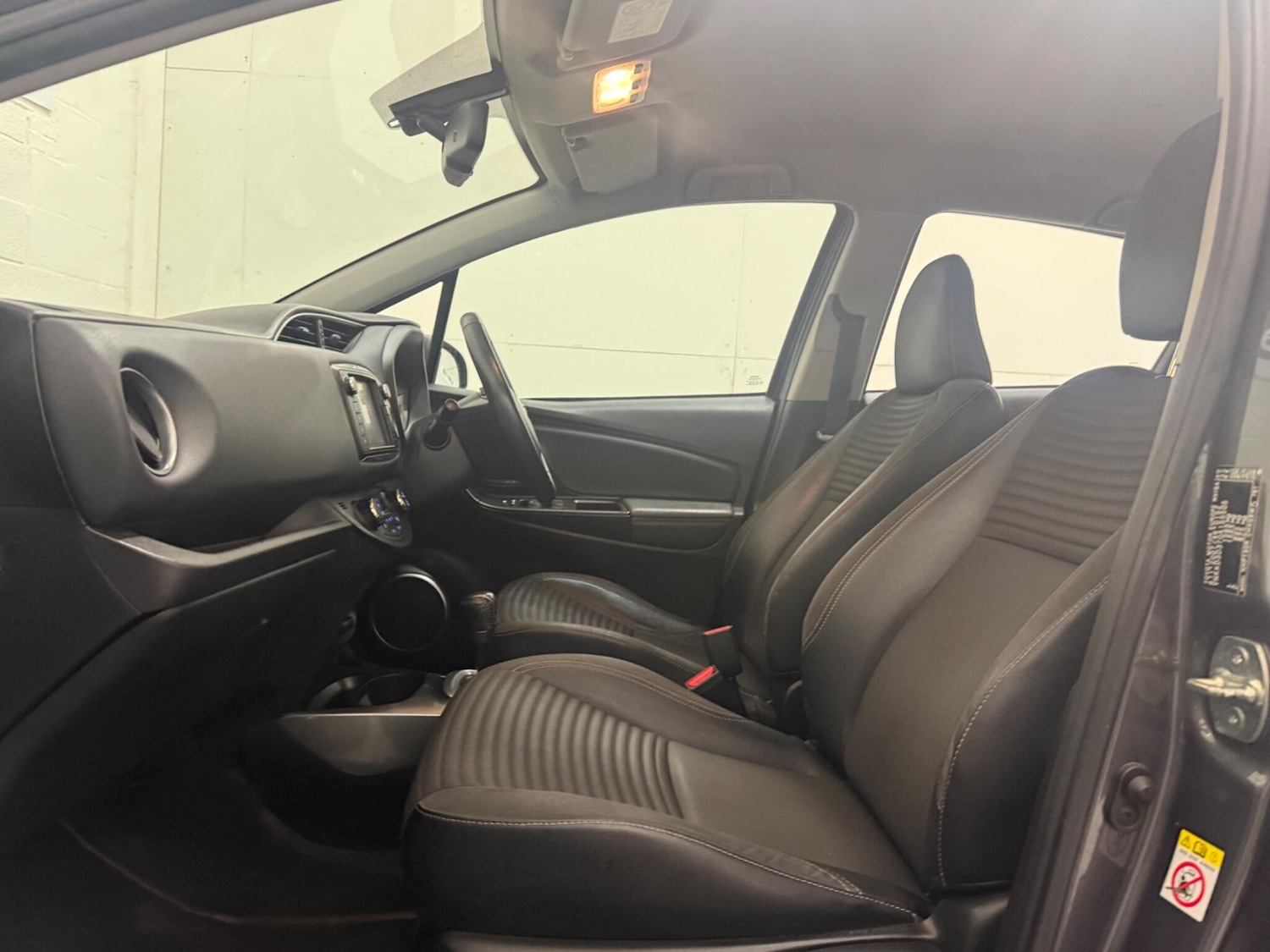 Used Toyota Yaris for sale - 77175369: Photo 34