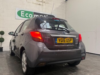 Used Toyota Yaris 2015 for sale - 77175369: Photo