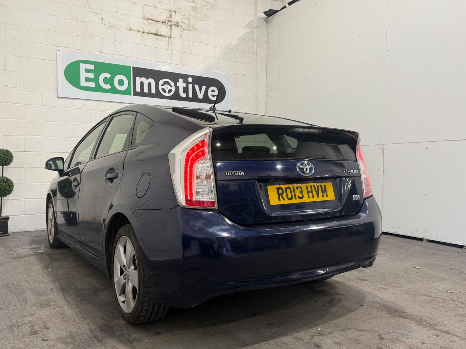 Used Toyota Prius 2013 for sale - 77144121: Photo 4