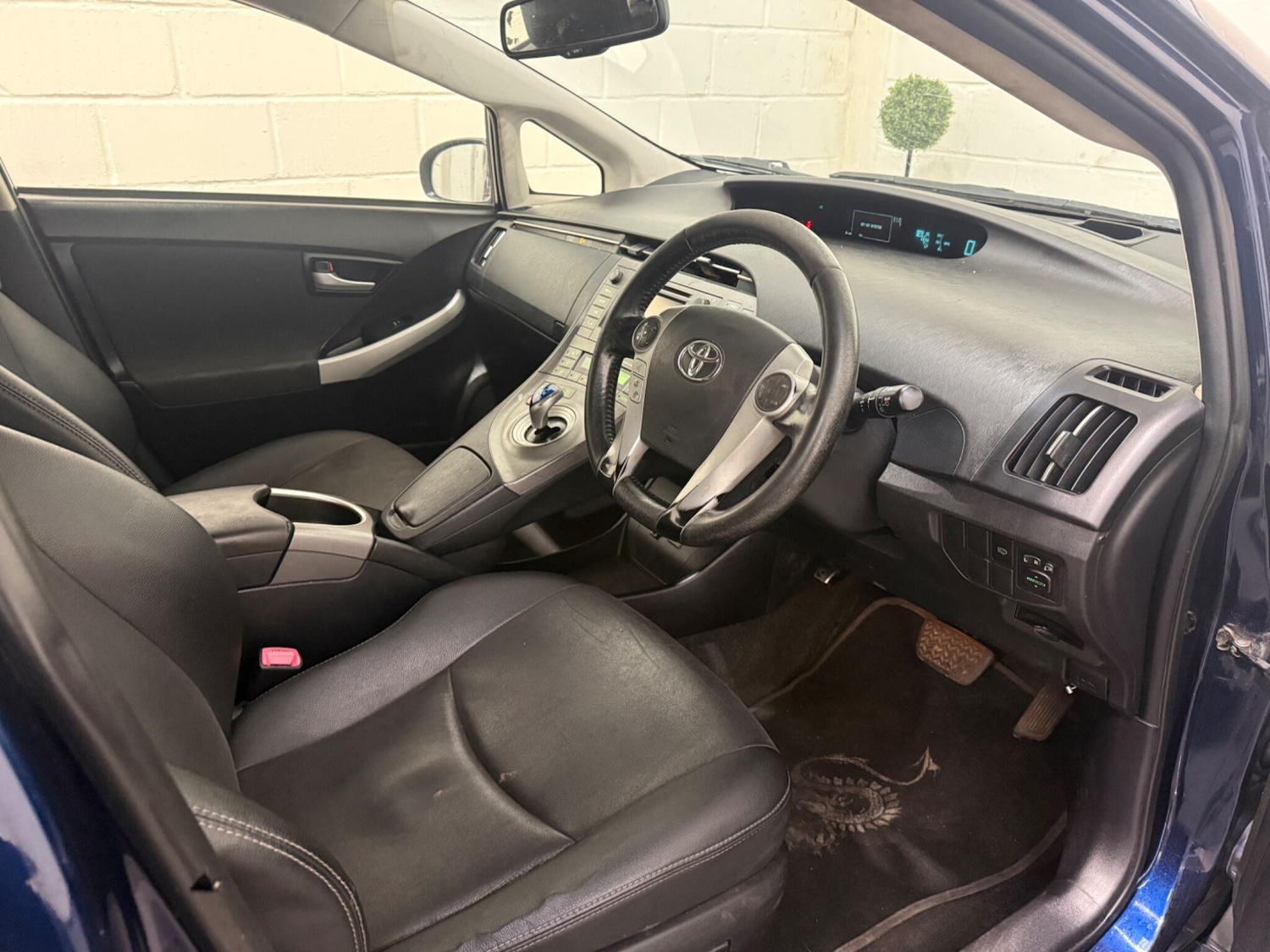 Used Toyota Prius 2013 for sale - 77144121: Photo 44