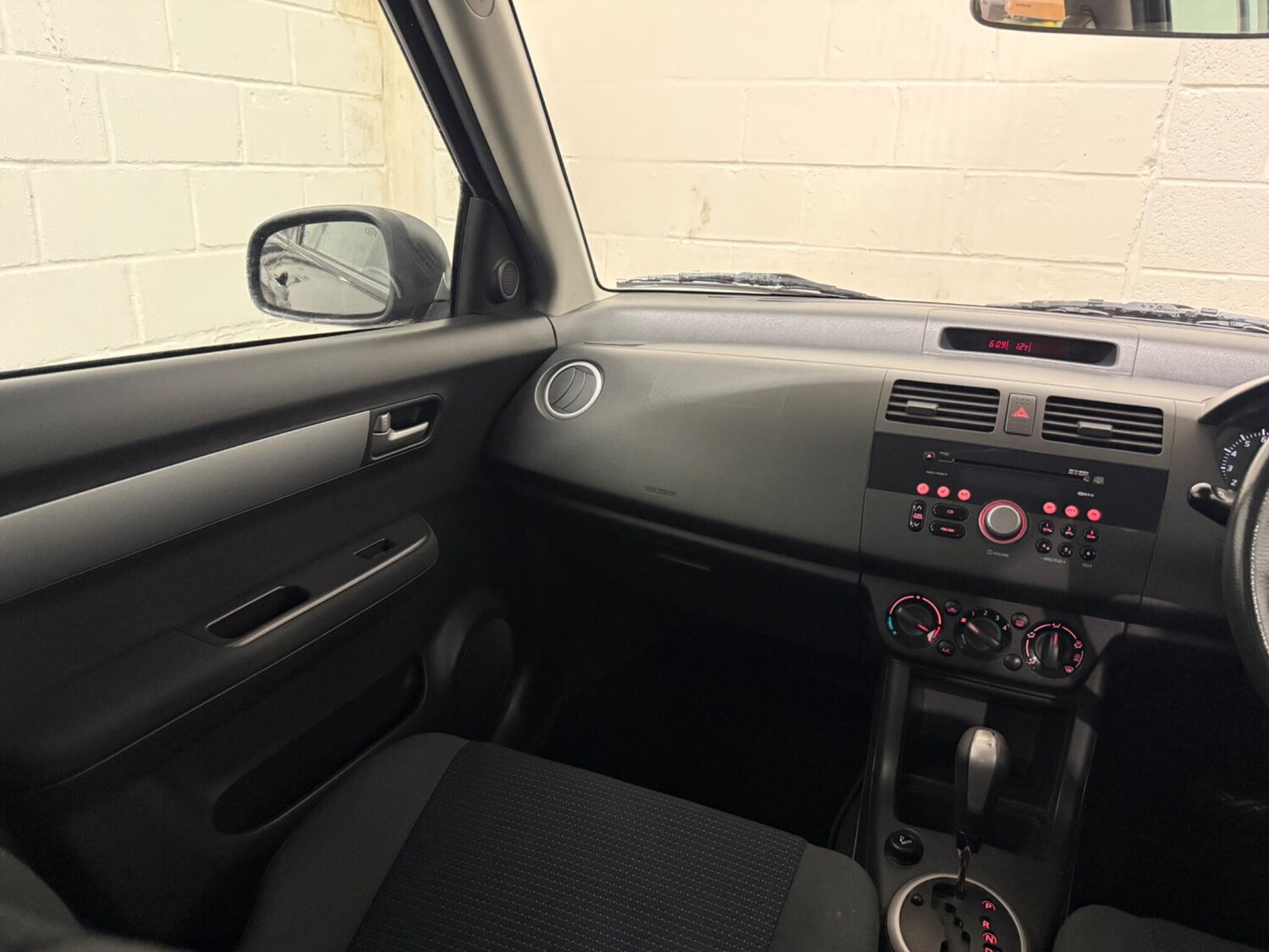 Used Suzuki Swift 2009 for sale - 77478873: Photo 17