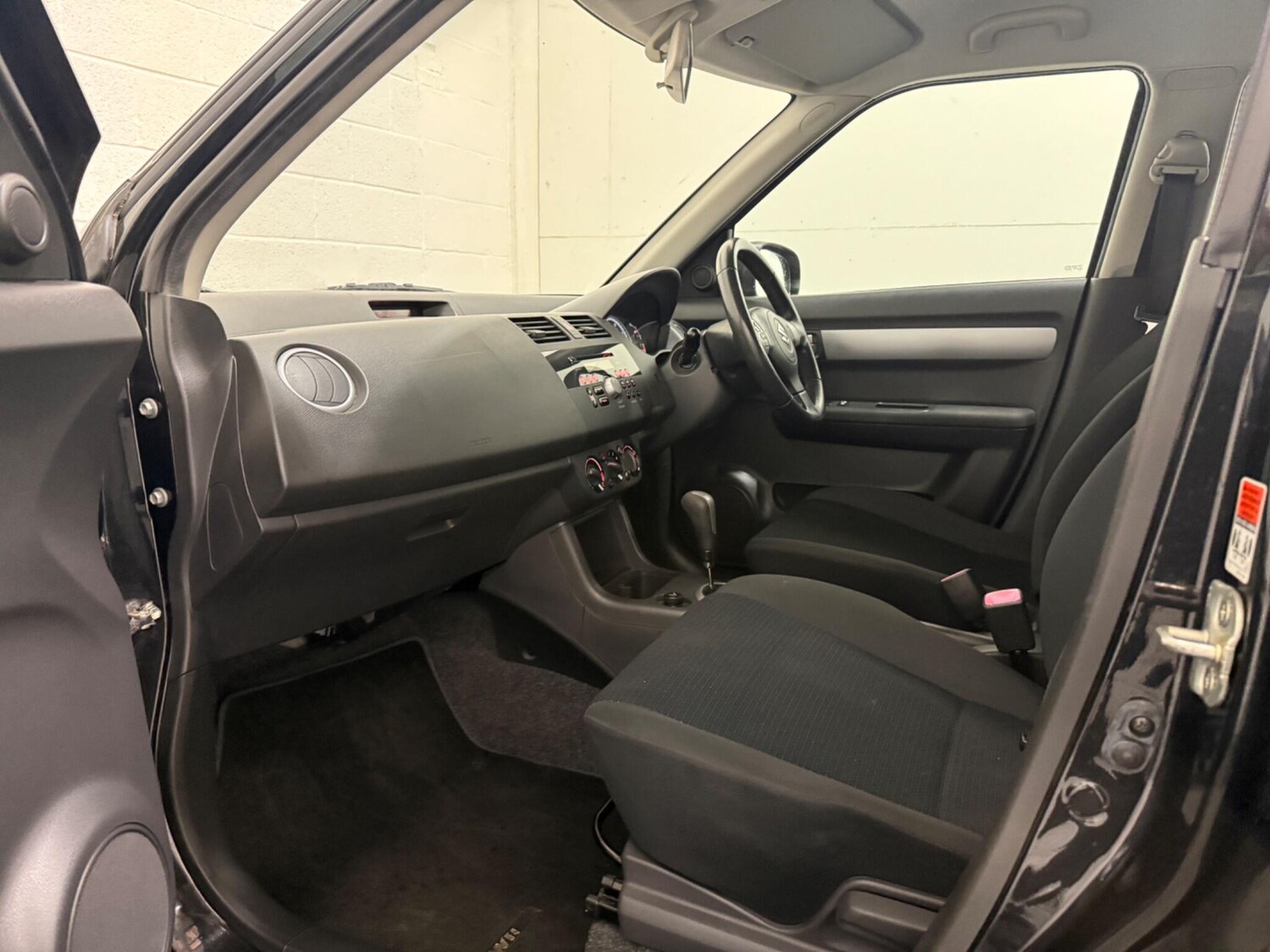 Used Suzuki Swift 2009 for sale - 77478873: Photo 37