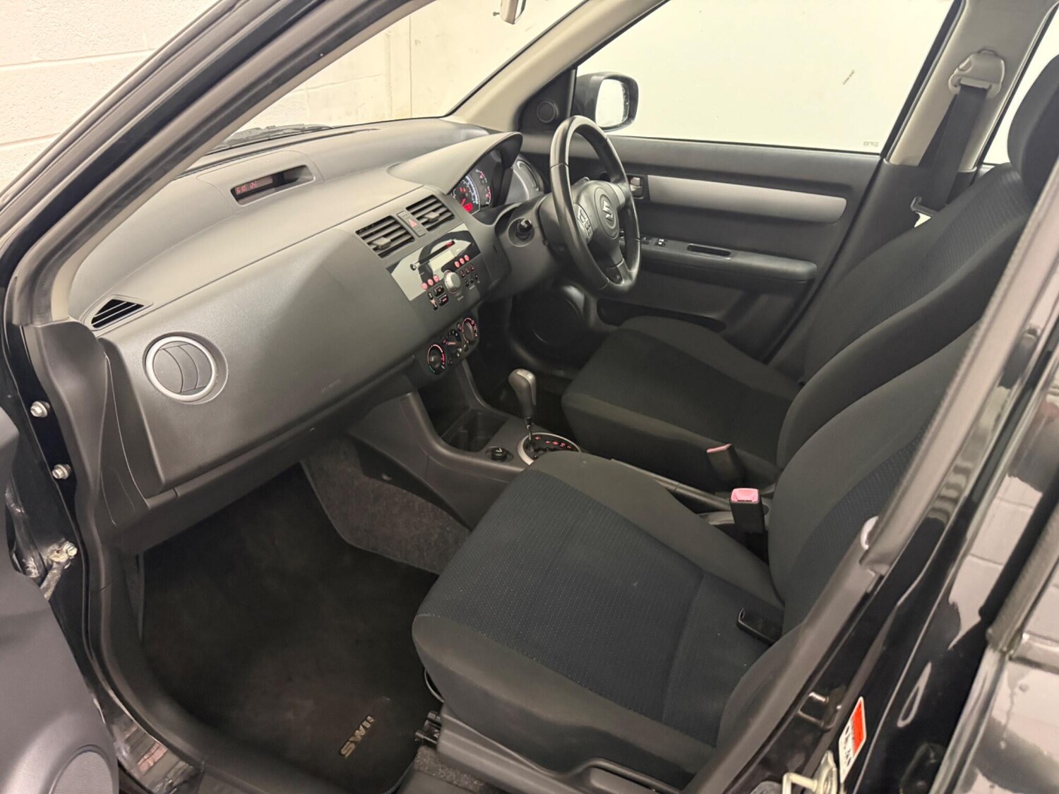 Used Suzuki Swift 2009 for sale - 77478873: Photo 38