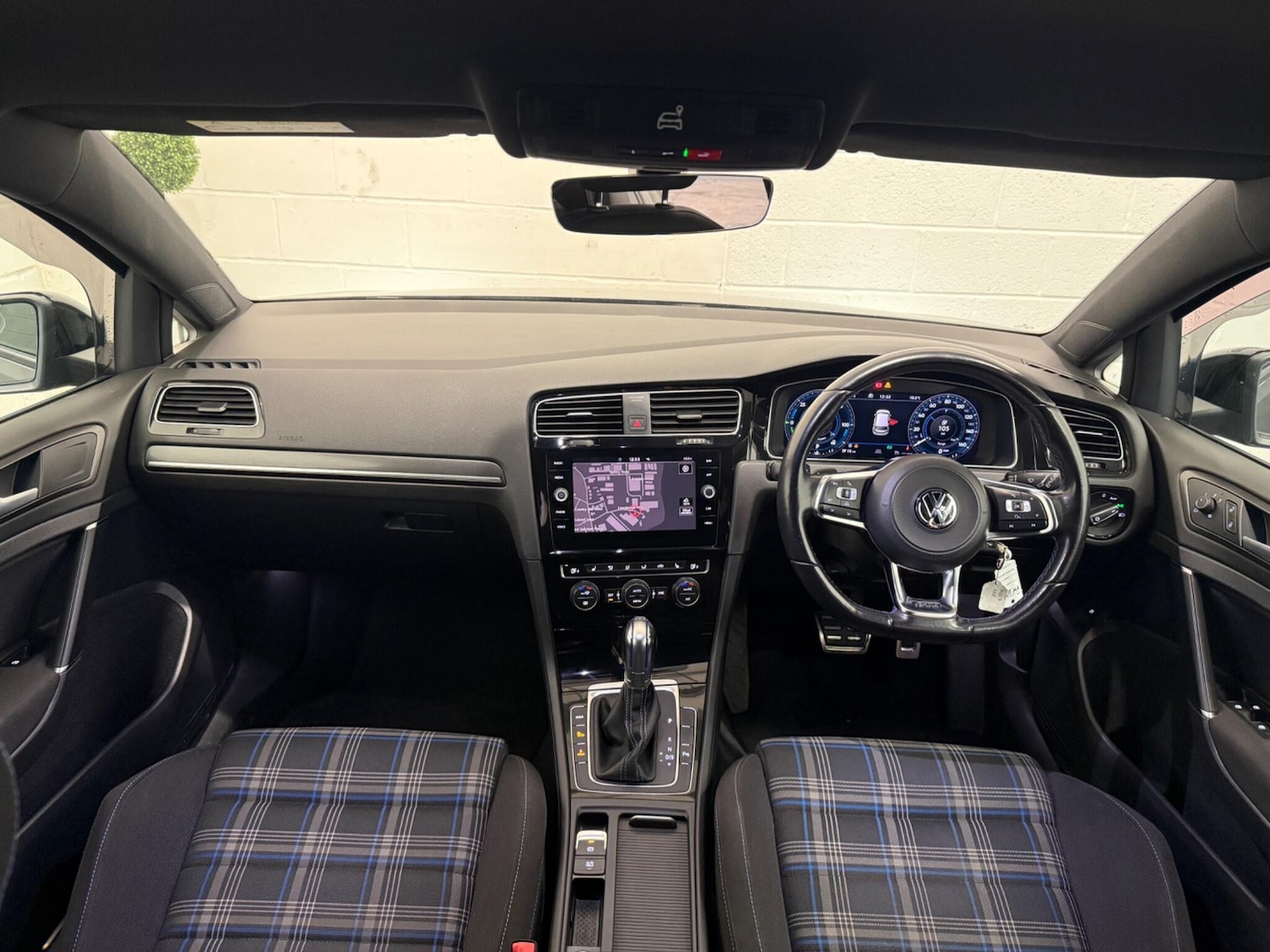 Used Volkswagen Golf 2017 for sale - 77101630: Photo 15