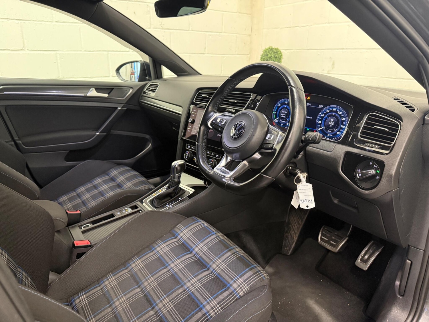 Used Volkswagen Golf 2017 for sale - 77101630: Photo 17