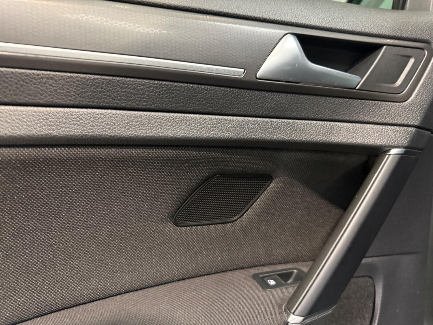 Used Volkswagen Golf 2017 for sale - 77101630: Photo 29