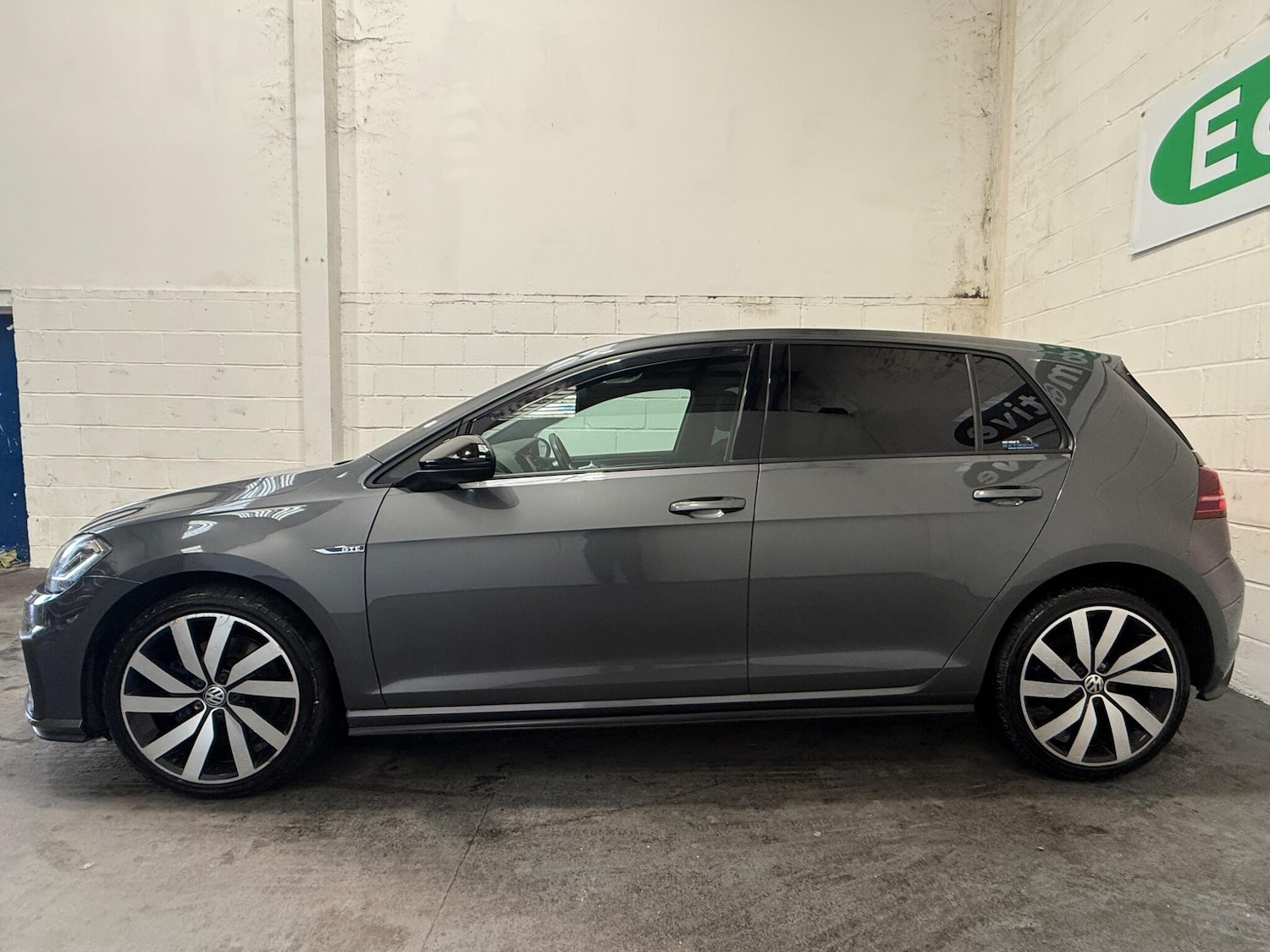 Used Volkswagen Golf 2017 for sale - 77101630: Photo 5