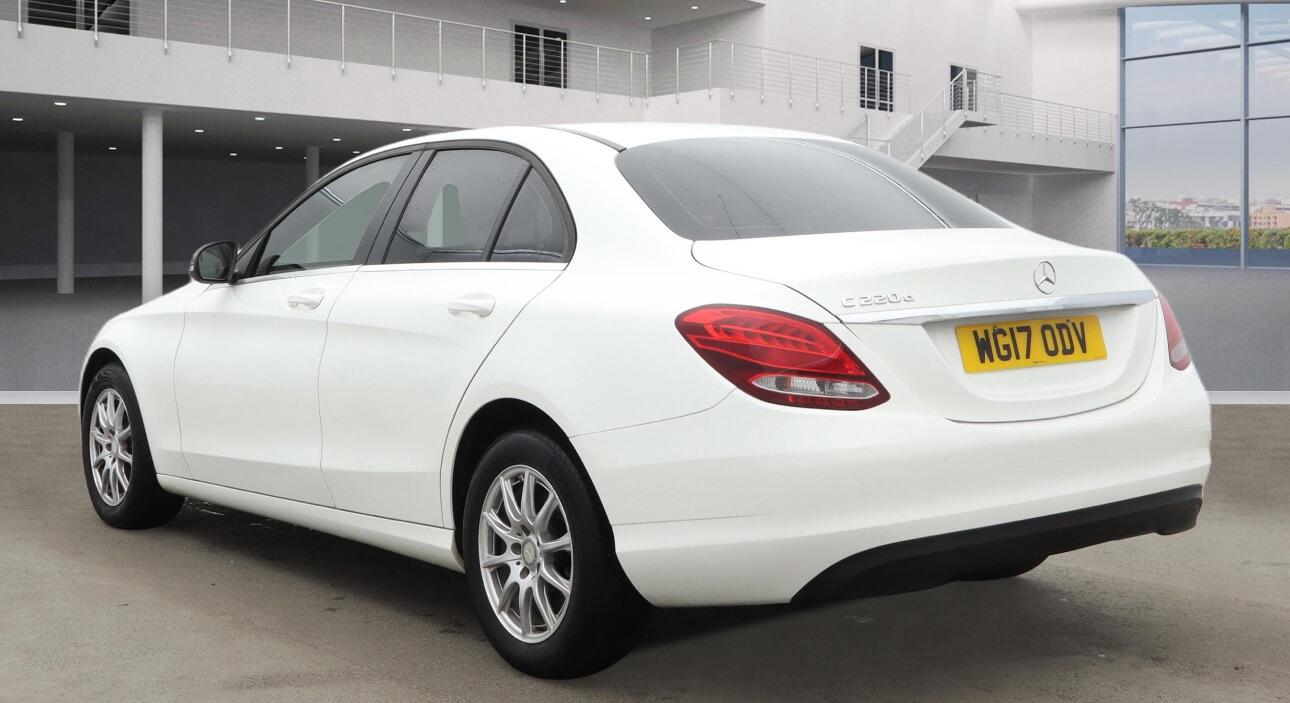 Used Mercedes-Benz C Class 2017 for sale - 76898735: Photo 3