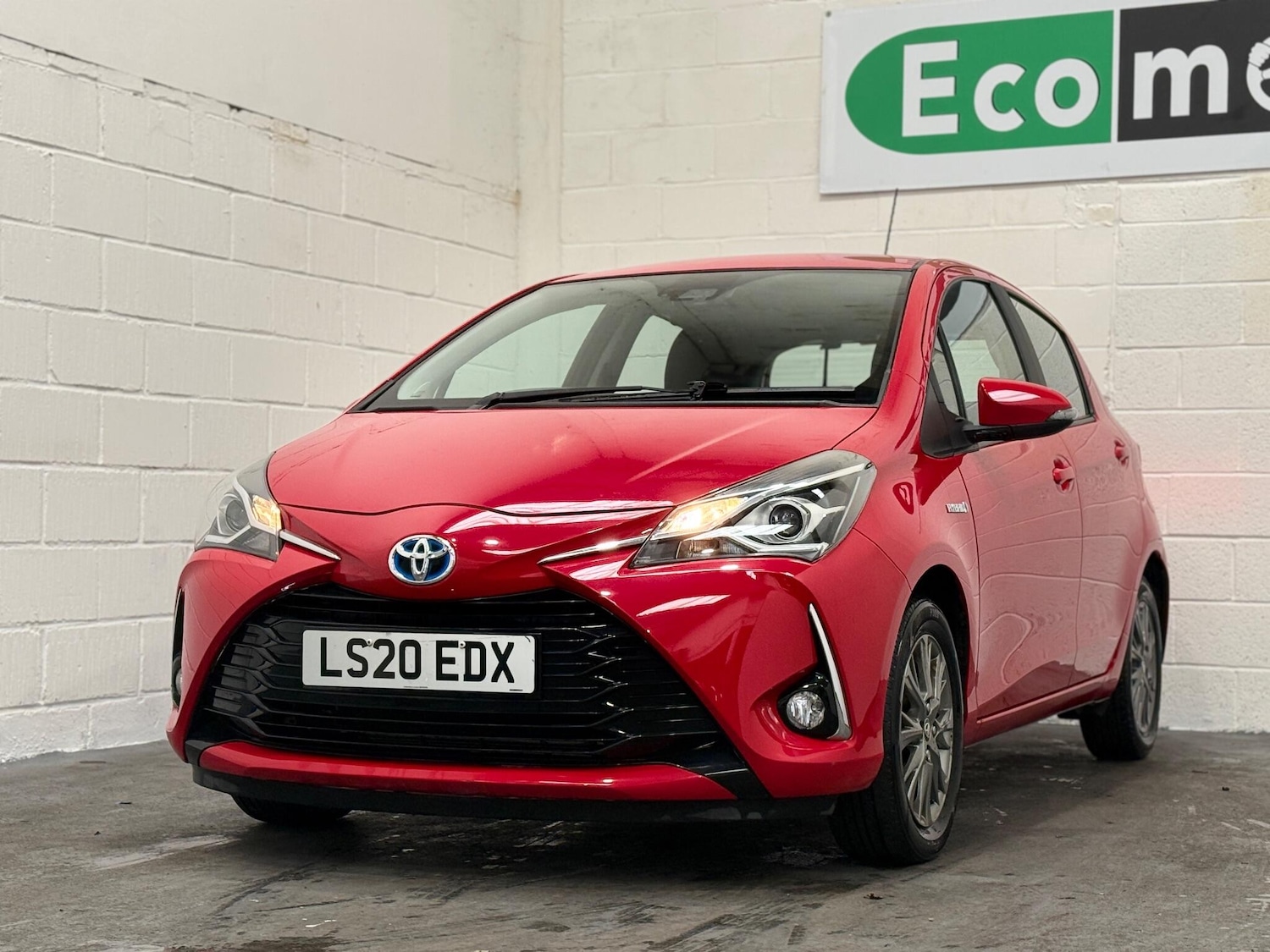 Used Toyota Yaris 2020 for sale - 76260437: Photo 2
