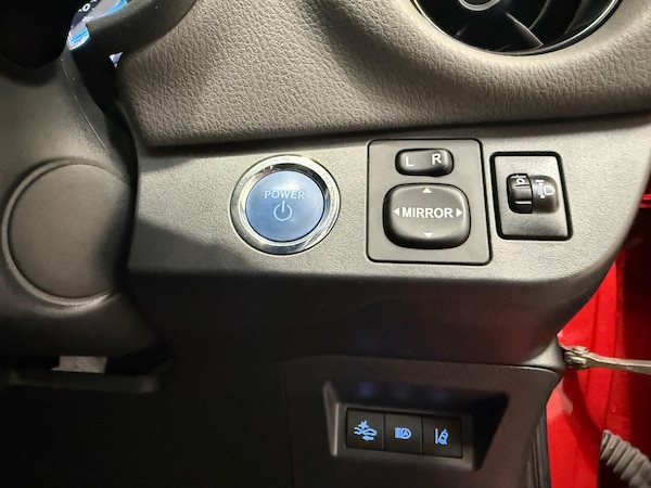 Used Toyota Yaris 2020 for sale - 76260437: Photo 26