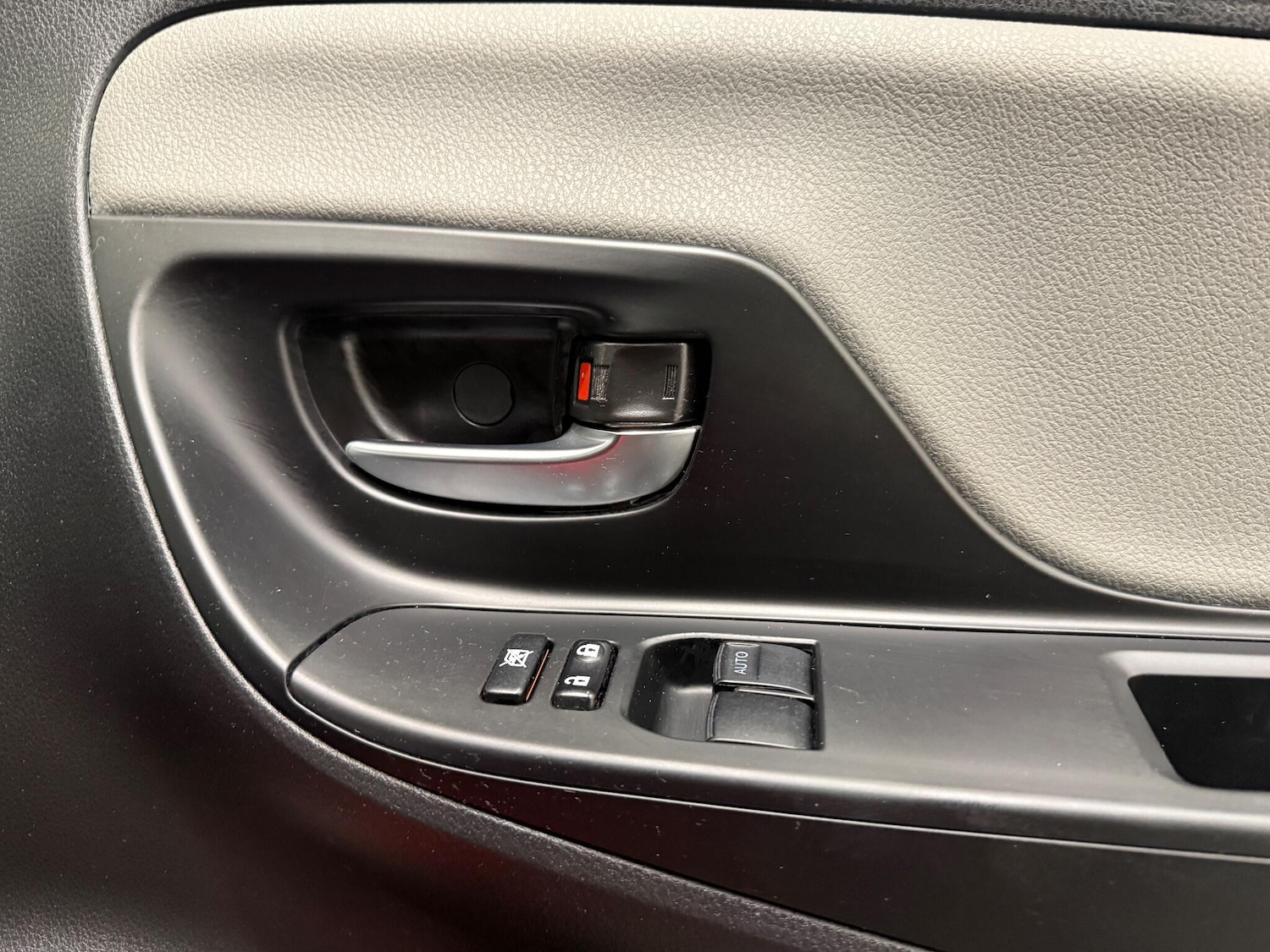 Used Toyota Yaris 2020 for sale - 76260437: Photo 31