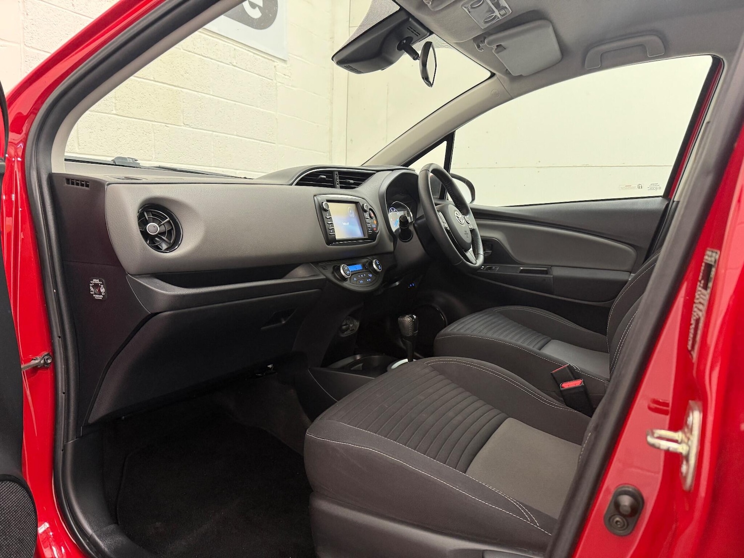 Used Toyota Yaris 2020 for sale - 76260437: Photo 42