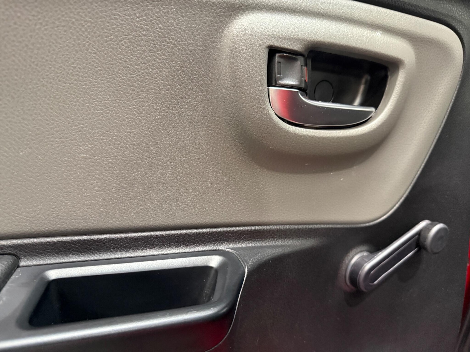 Used Toyota Yaris 2020 for sale - 76260437: Photo 43