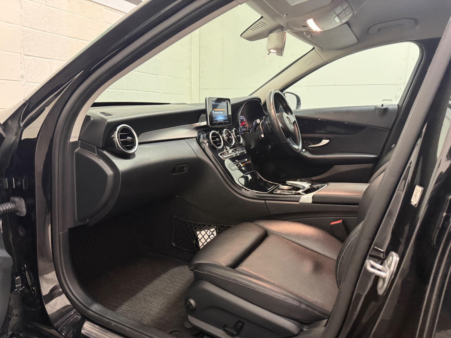 Used Mercedes-Benz C Class 2017 for sale - 77400690: Photo 37