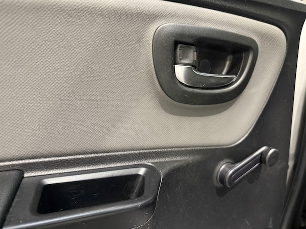 Used Toyota Yaris 2016 for sale - 76179578: Photo 32