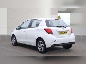 Used Toyota Yaris 2015 for sale - 79315238: Photo