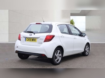 Used Toyota Yaris 2015 for sale - 79315238: Photo