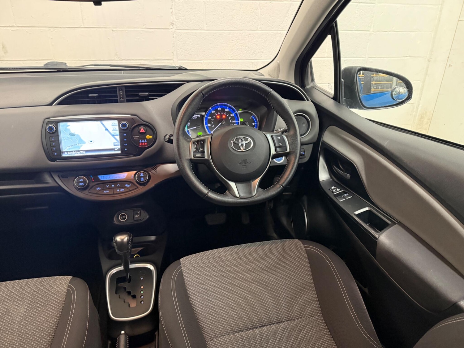 Used Toyota Yaris 2015 for sale - 76913703: Photo 19