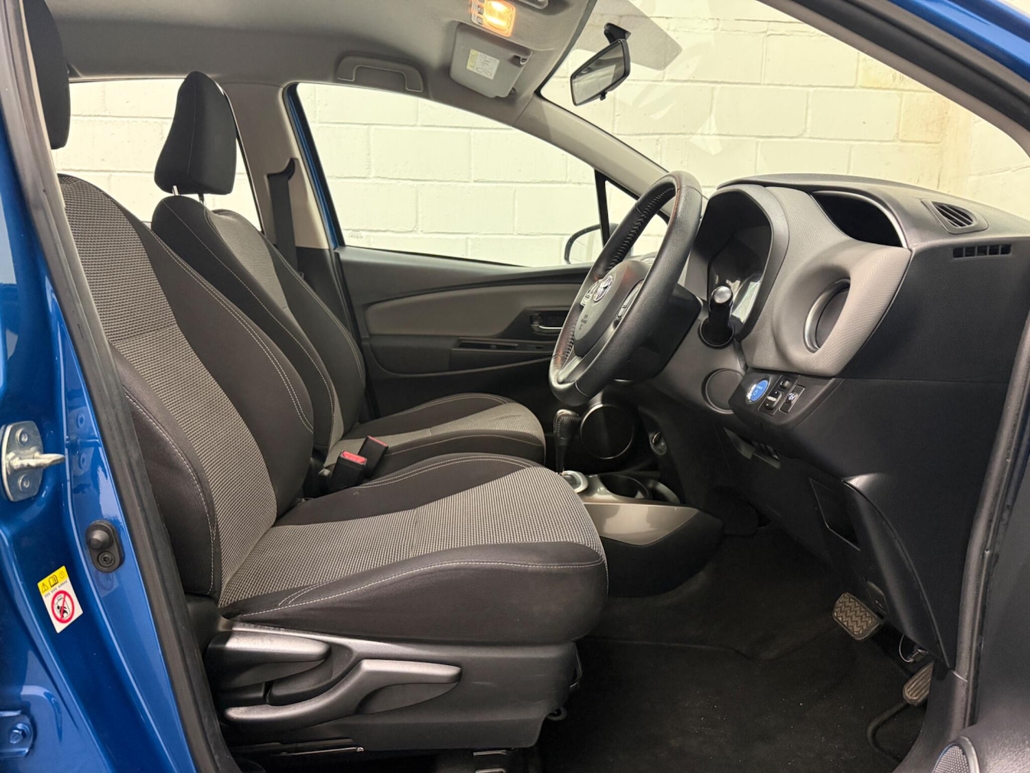 Used Toyota Yaris 2015 for sale - 76913703: Photo 20