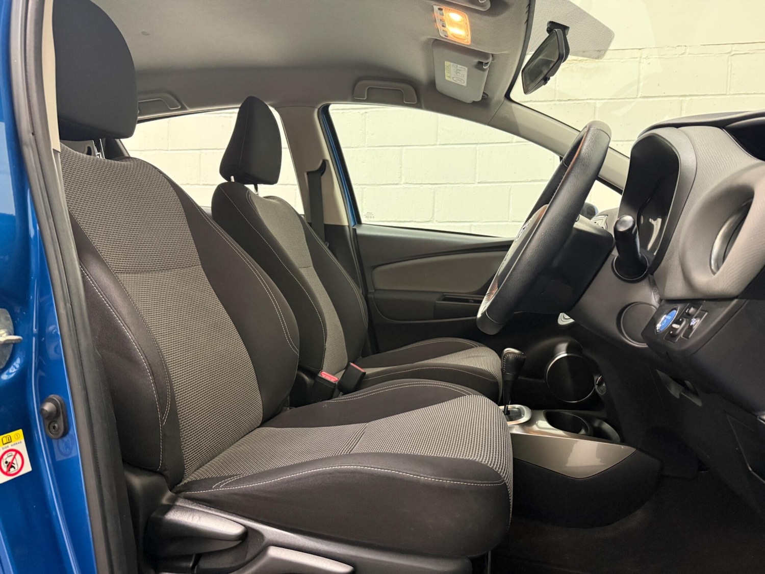 Used Toyota Yaris 2015 for sale - 76913703: Photo 21