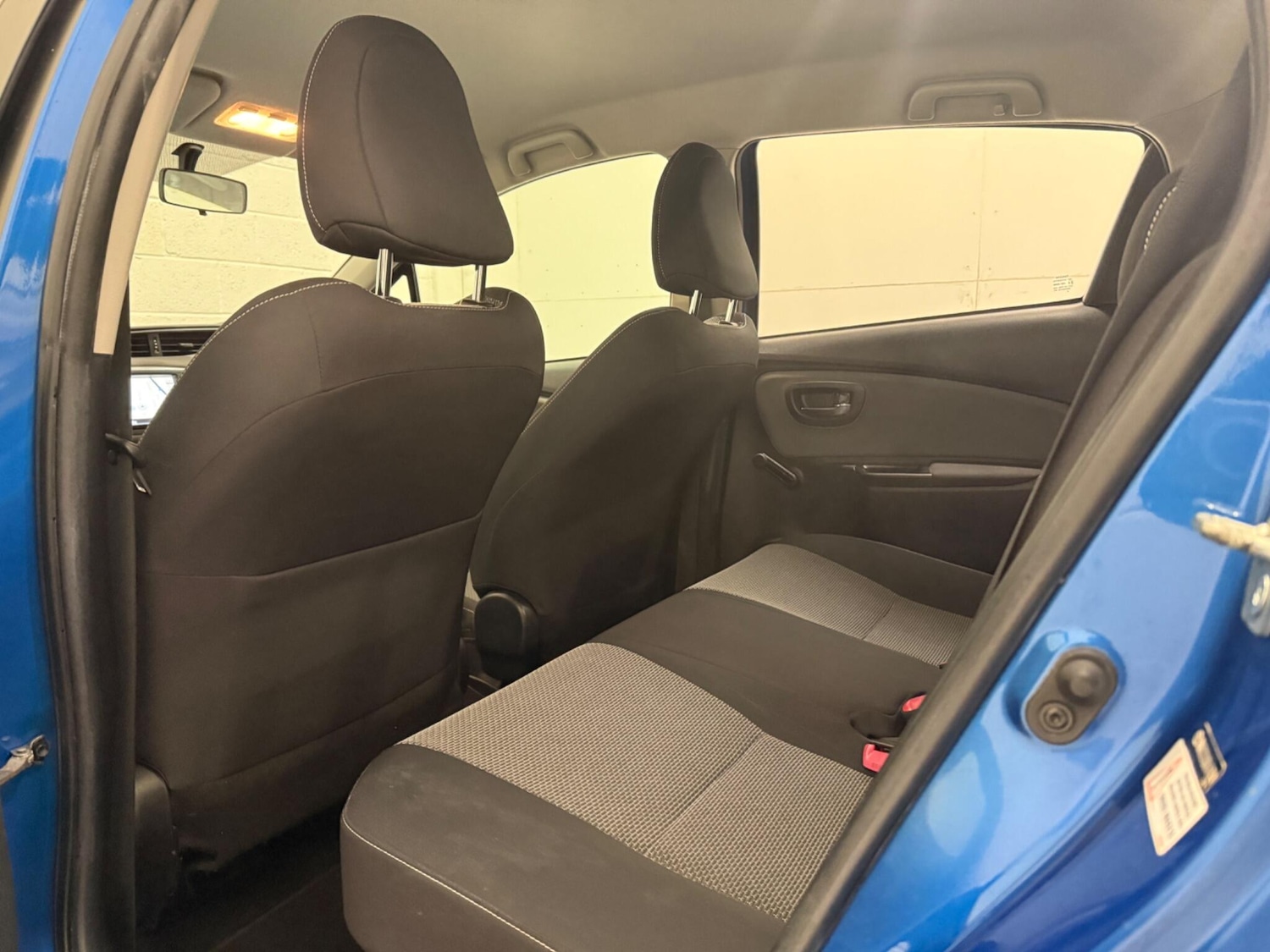 Used Toyota Yaris 2015 for sale - 76913703: Photo 25