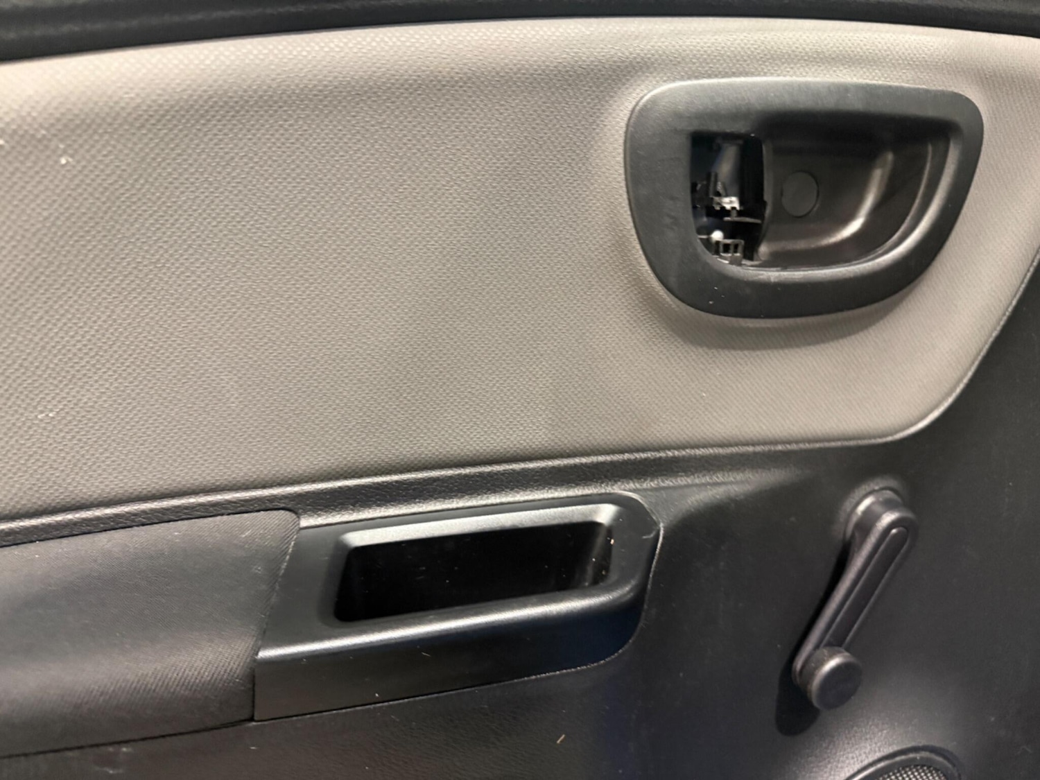 Used Toyota Yaris 2015 for sale - 76913703: Photo 31