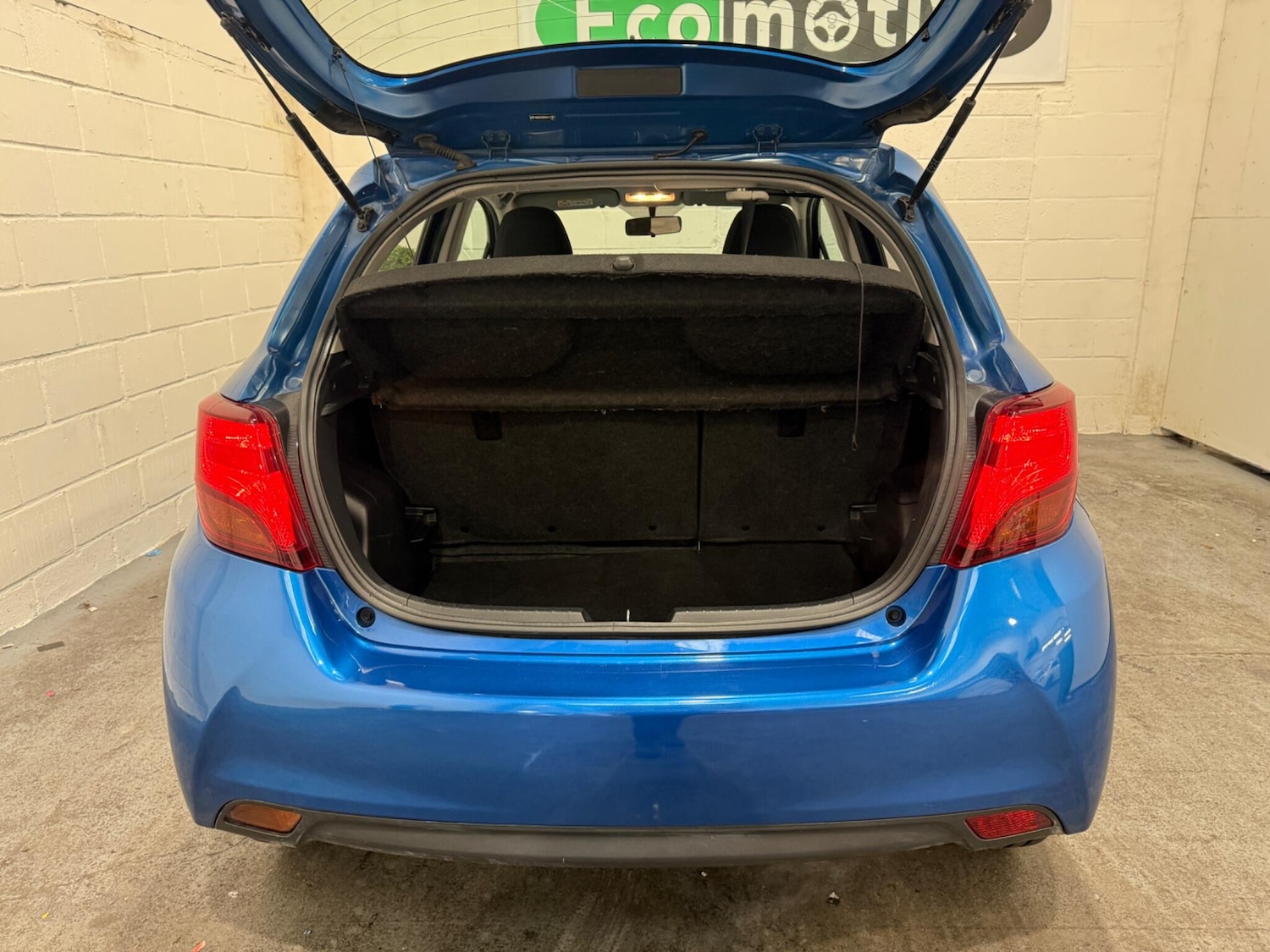 Used Toyota Yaris 2015 for sale - 76913703: Photo 34