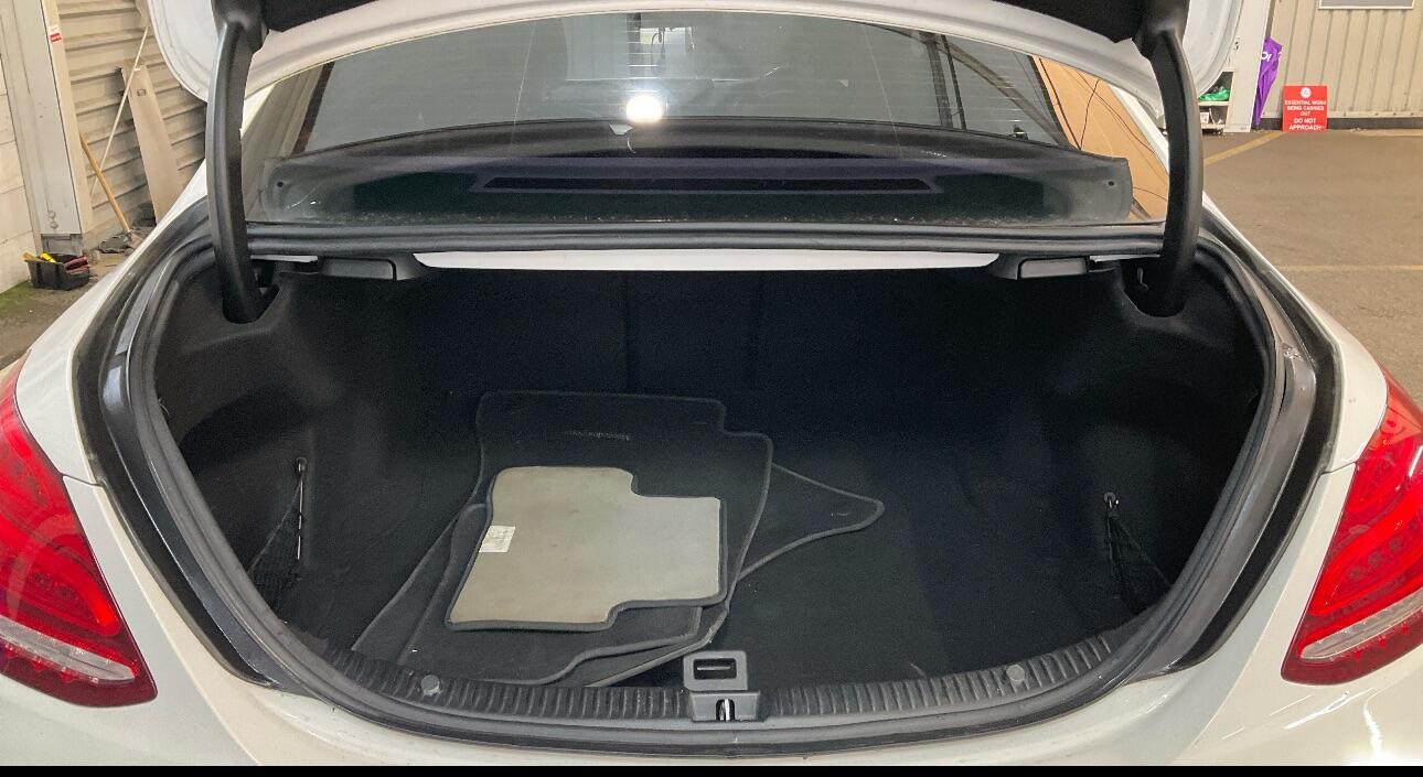 Used Mercedes-Benz C Class 2015 for sale - 76743177: Photo 9