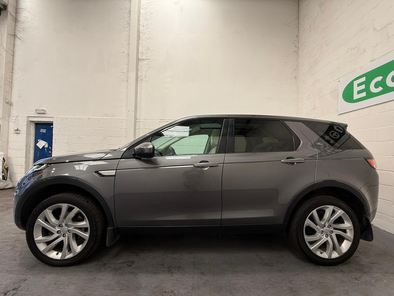 Used Land Rover Discovery Sport 2016 for sale - 76989733: Photo 11