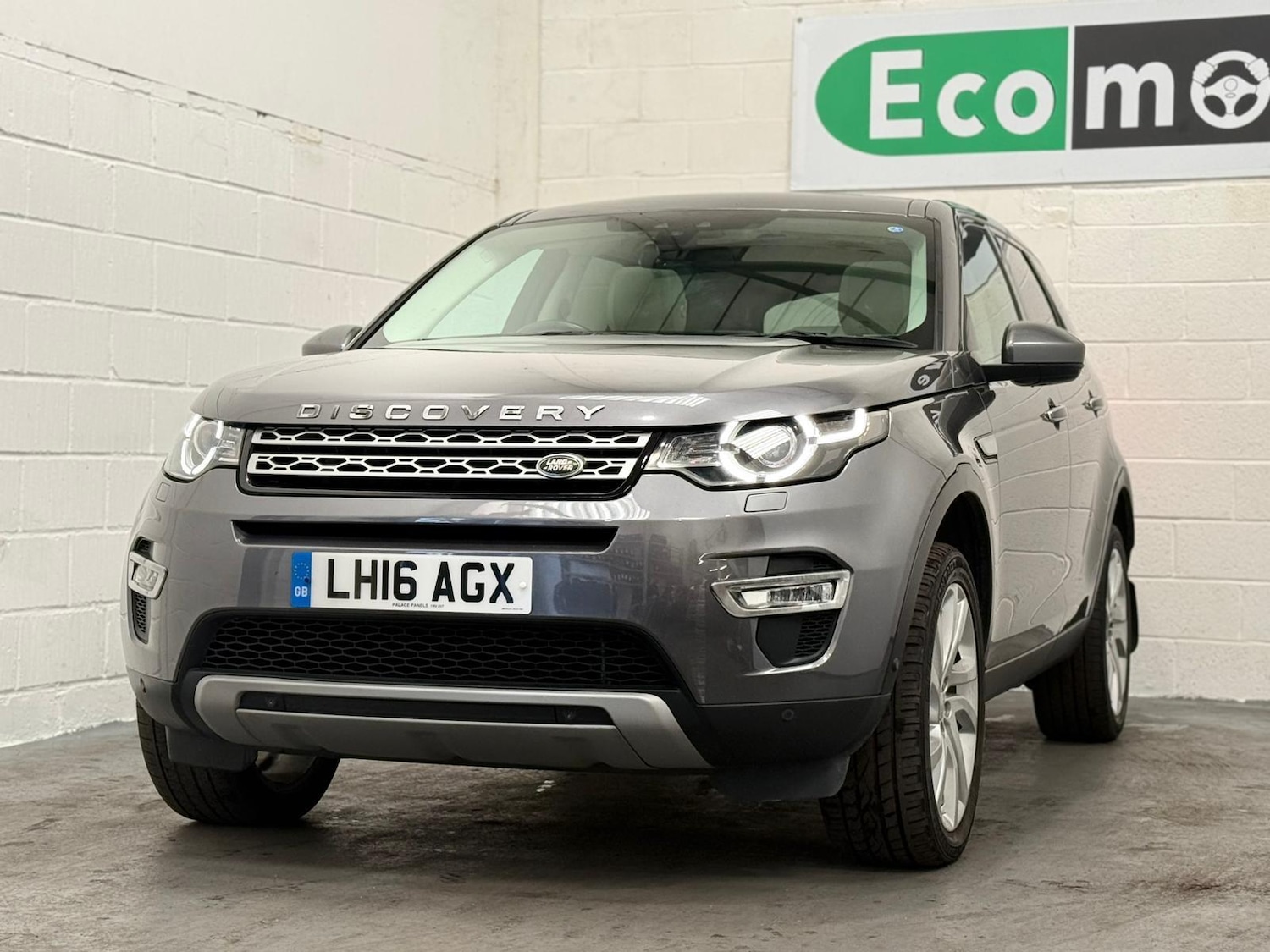 Used Land Rover Discovery Sport 2016 for sale - 76989733: Photo 2