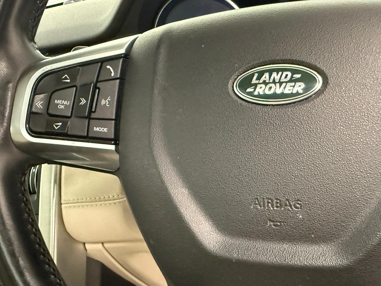 Used Land Rover Discovery Sport 2016 for sale - 76989733: Photo 25