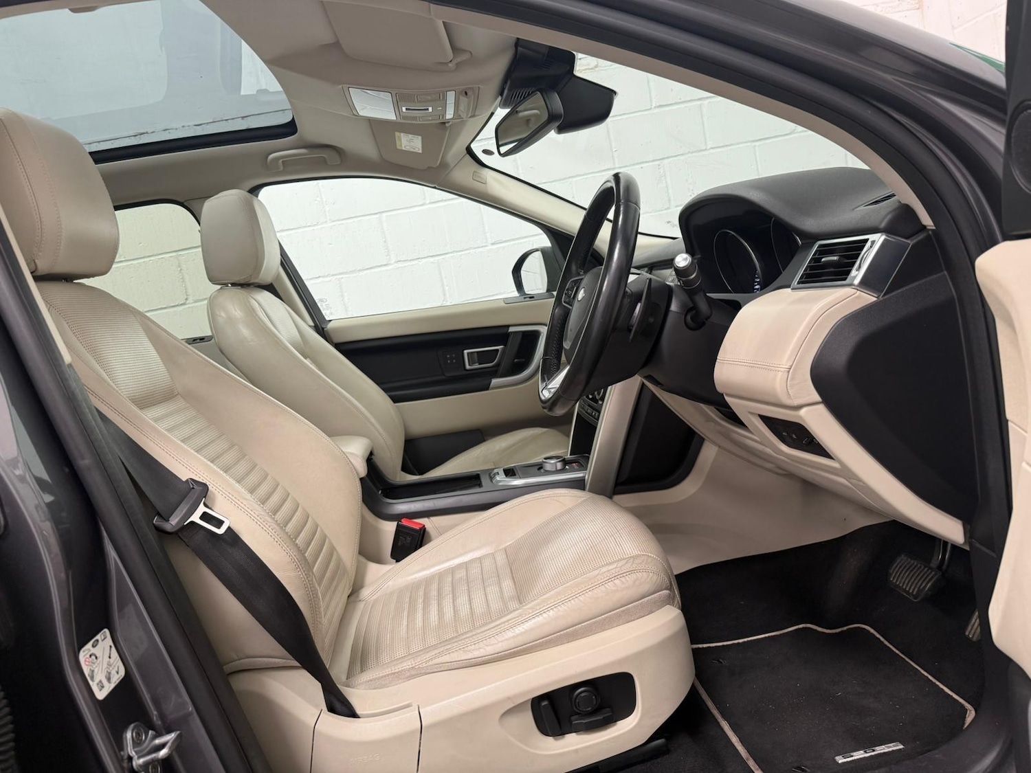 Used Land Rover Discovery Sport 2016 for sale - 76989733: Photo 27