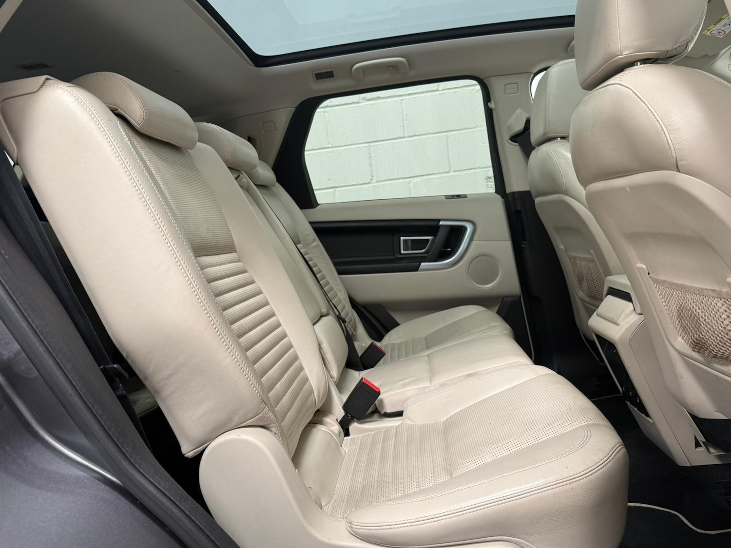 Used Land Rover Discovery Sport 2016 for sale - 76989733: Photo 32