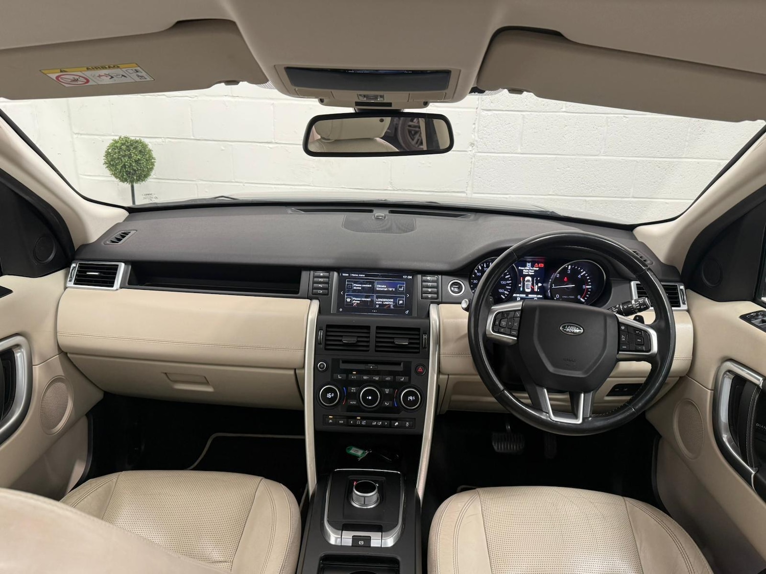 Used Land Rover Discovery Sport 2016 for sale - 76989733: Photo 34