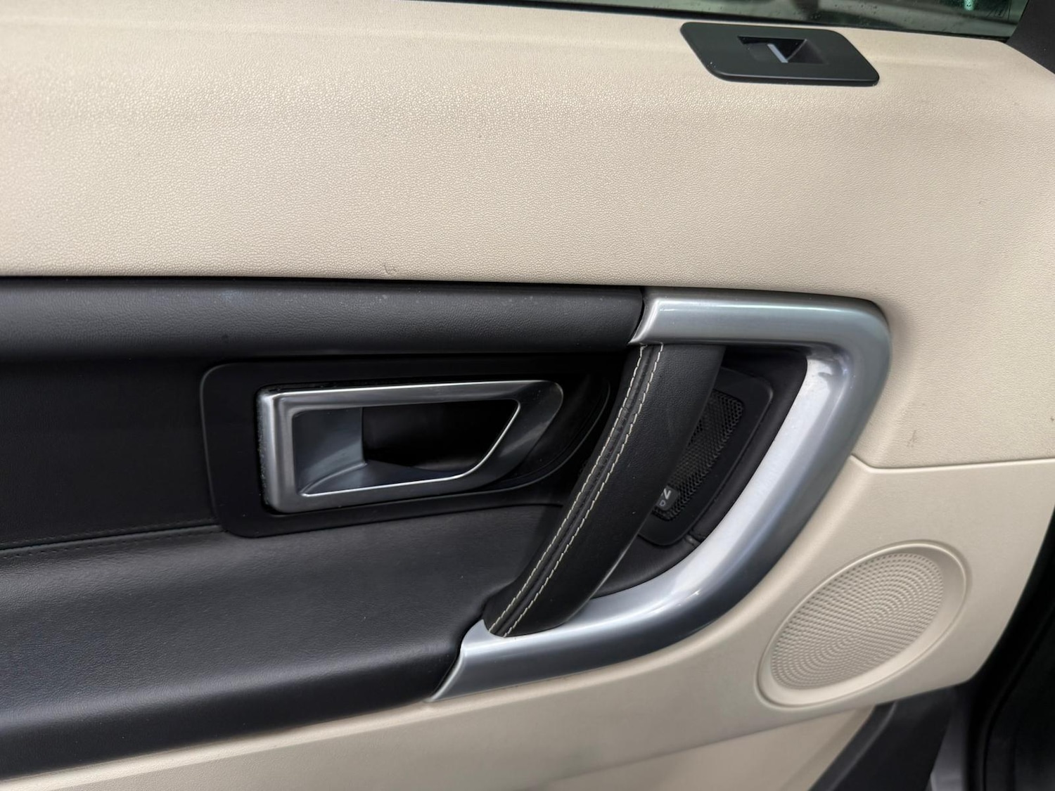 Used Land Rover Discovery Sport 2016 for sale - 76989733: Photo 40