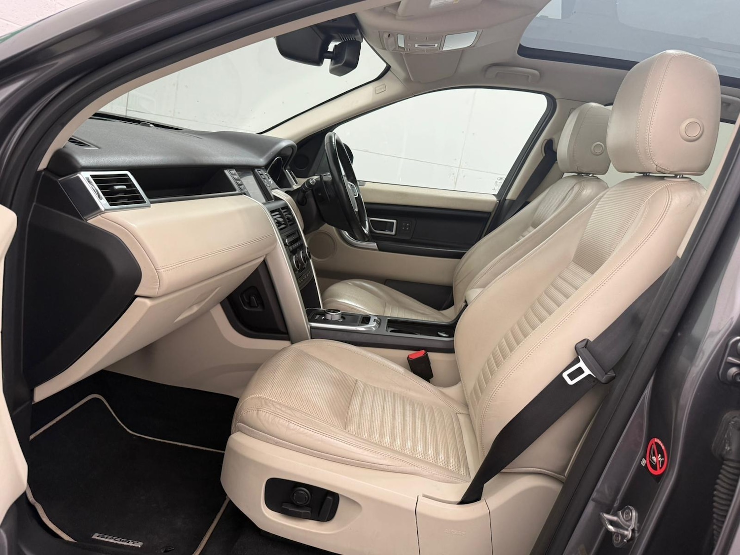 Used Land Rover Discovery Sport 2016 for sale - 76989733: Photo 48