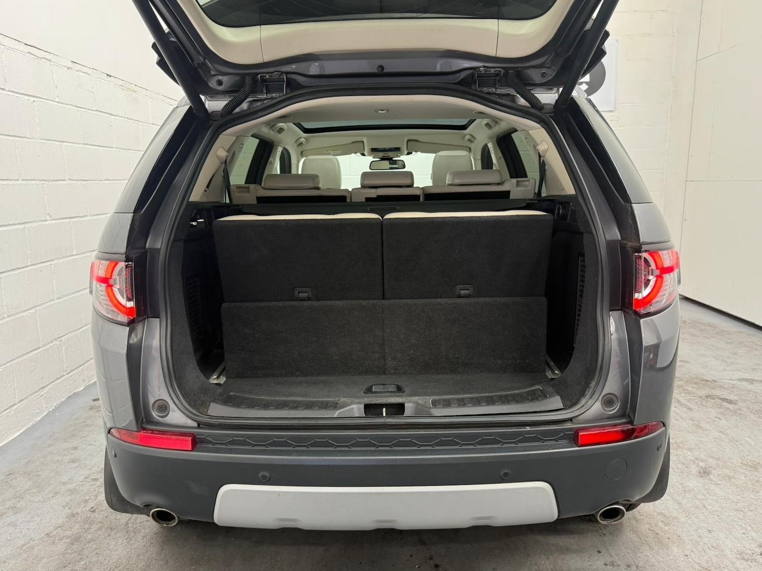 Used Land Rover Discovery Sport 2016 for sale - 76989733: Photo 49